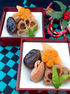 withコロナ おせち盛り付け 筑前煮-レシピのメイン写真