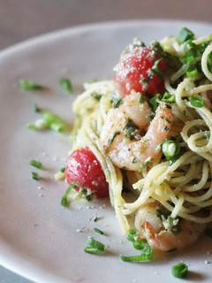 葱の君 で九条ネギとエビとトマトのパスタ-レシピのメイン写真