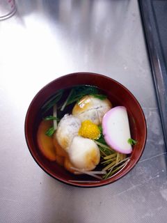 一番出汁で醤油味の実家のお雑煮-レシピのメイン写真