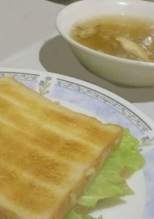 ザクザクナッツのトーストとオニオンスープ-レシピのメイン写真