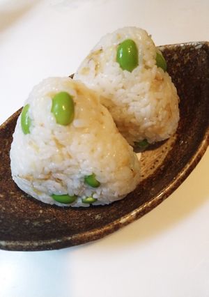 枝豆と桜えびのたぬきおにぎり-レシピのメイン写真