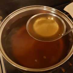 รูปของ 飲み干したい絶品かけ出汁!うどん以外にも