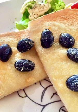 おせちの黒豆のトースト！タロの弁当正月編-レシピのメイン写真