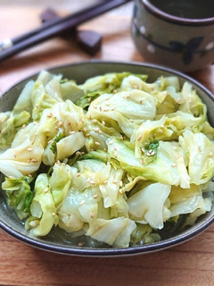 レンジで簡単~キャベツの梅昆布ごま油漬け-レシピのメイン写真