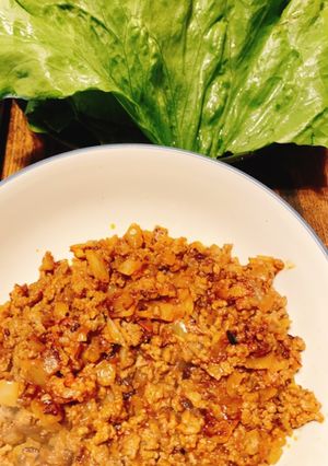 挽肉と玉ねぎ炒めのレタス包み-レシピのメイン写真
