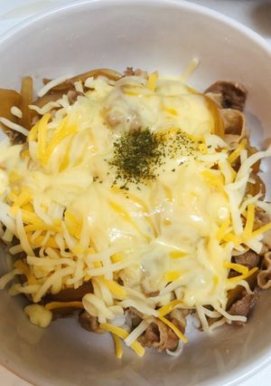 フライパンでチーズ豚丼す〇家風-レシピのメイン写真
