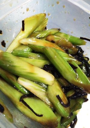 簡単!早い!あと一品!セロリの塩昆布漬け-レシピのメイン写真