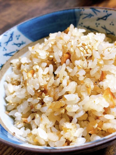 イノシン酸が駆け巡る 鮭の炊き込みご飯-レシピのメイン写真