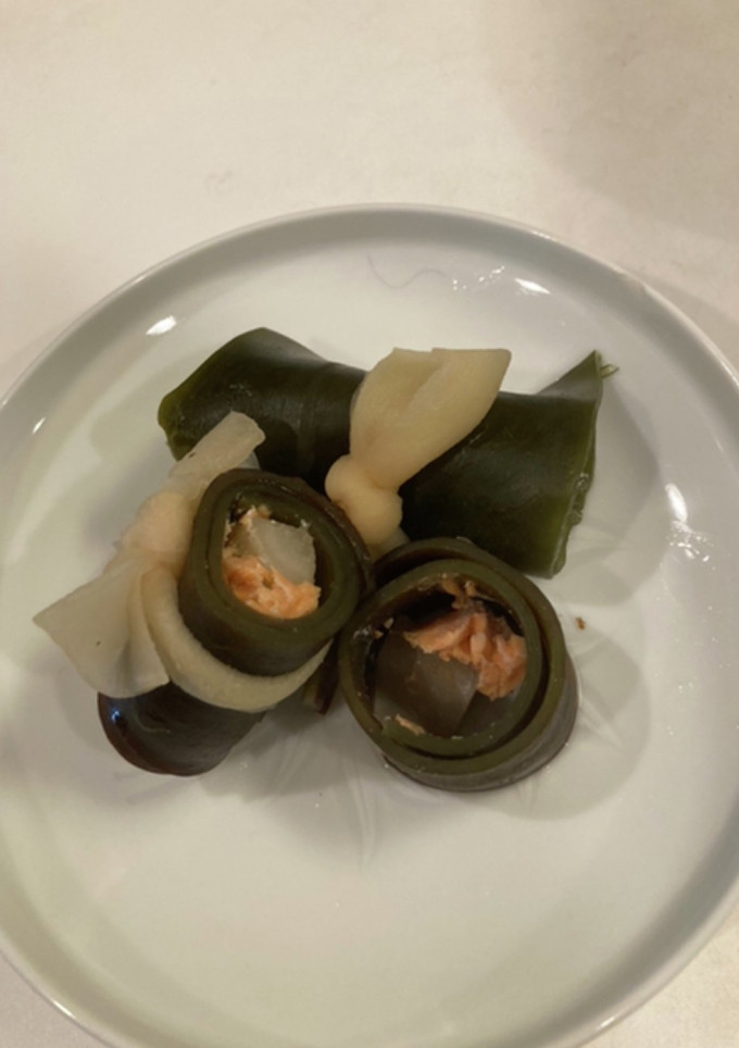 おせち♡鮭とごぼうの昆布巻き-レシピのメイン写真