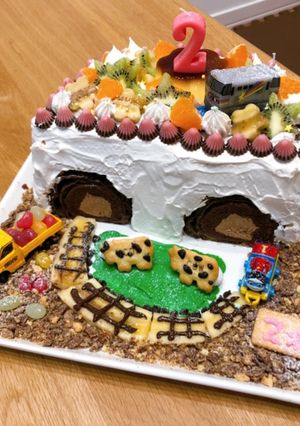 トーマス風バースデーケーキ-レシピのメイン写真