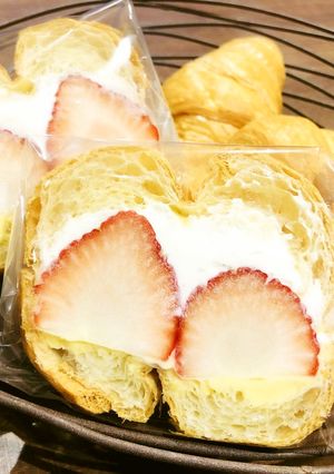 クロワッサン♥萌え断いちごサンド-レシピのメイン写真