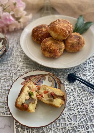 おせちのリメイクごろごろっと煮物コロッケ-レシピのメイン写真