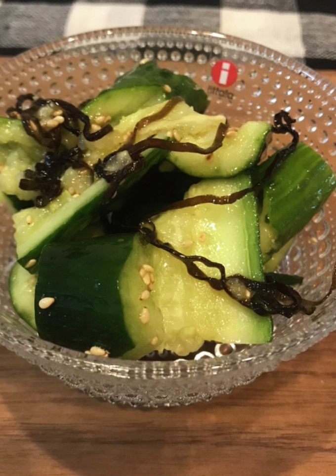 簡単5分で　たたききゅうりの塩昆布あえ-レシピのメイン写真
