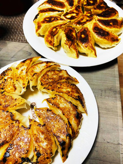 旦那絶賛!!やみつき餃子-レシピのメイン写真