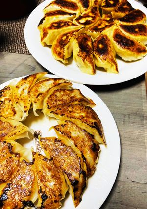 旦那絶賛!!やみつき餃子-レシピのメイン写真
