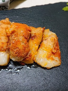 余った餅で!簡単カリカリチーズ肉巻き-レシピのメイン写真