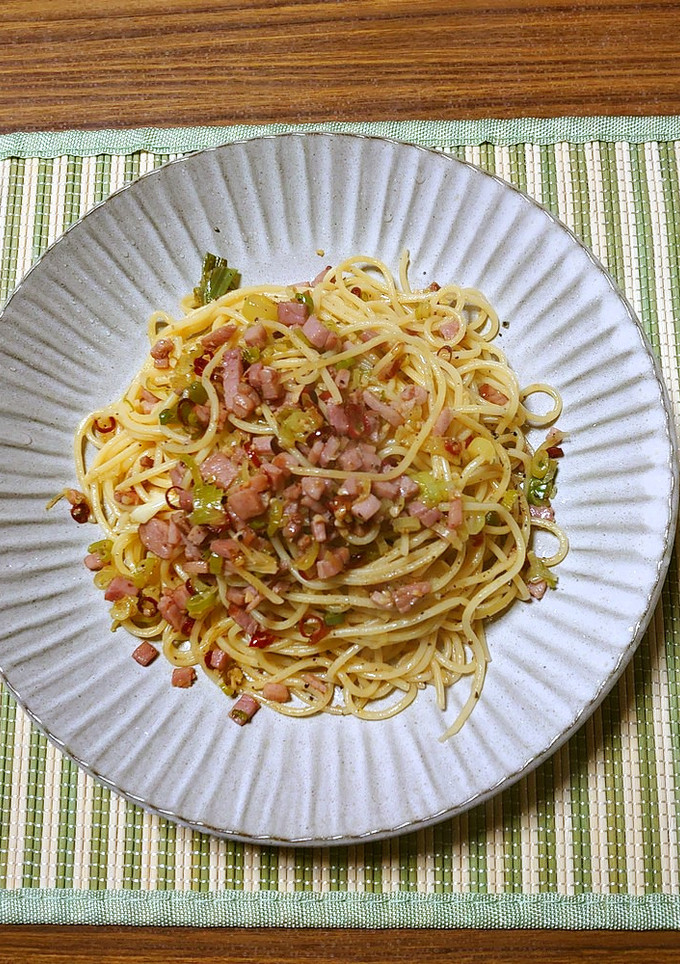 ヨウサマの減塩ネギと焼豚のペペロンチーノ-レシピのメイン写真