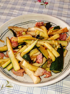 お正月の高いハムと野菜の炒めもの-レシピのメイン写真