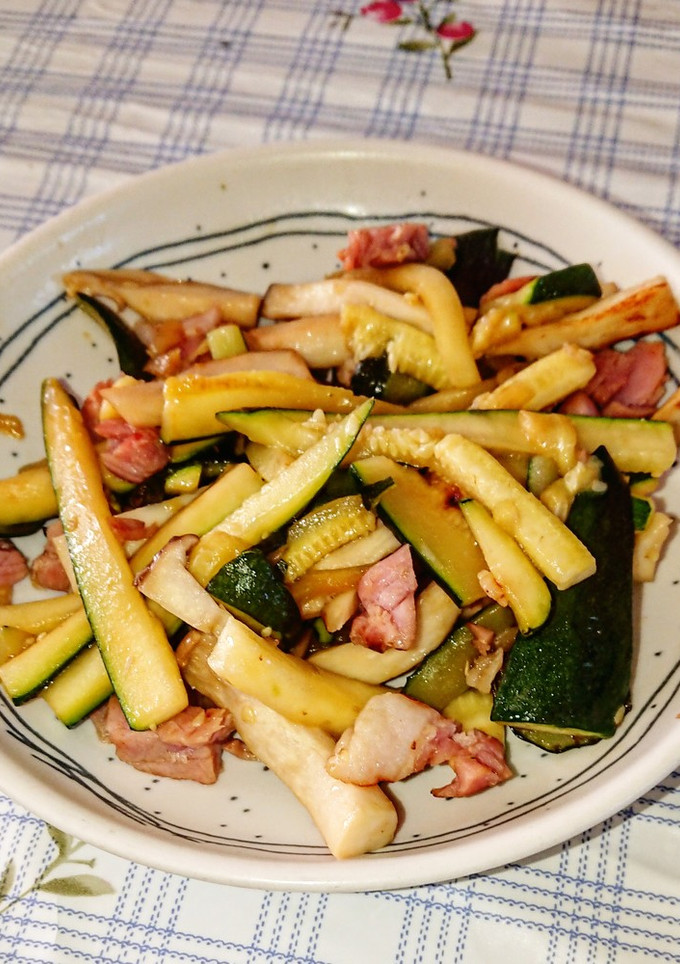 お正月の高いハムと野菜の炒めもの-レシピのメイン写真