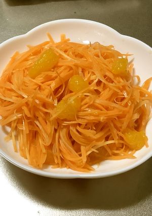 材料2つ。好きすぎるにんじんサラダ-レシピのメイン写真