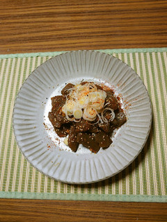 ヨウサマの減塩蒟蒻と葱の豆板醤ラー油炒め-レシピのメイン写真