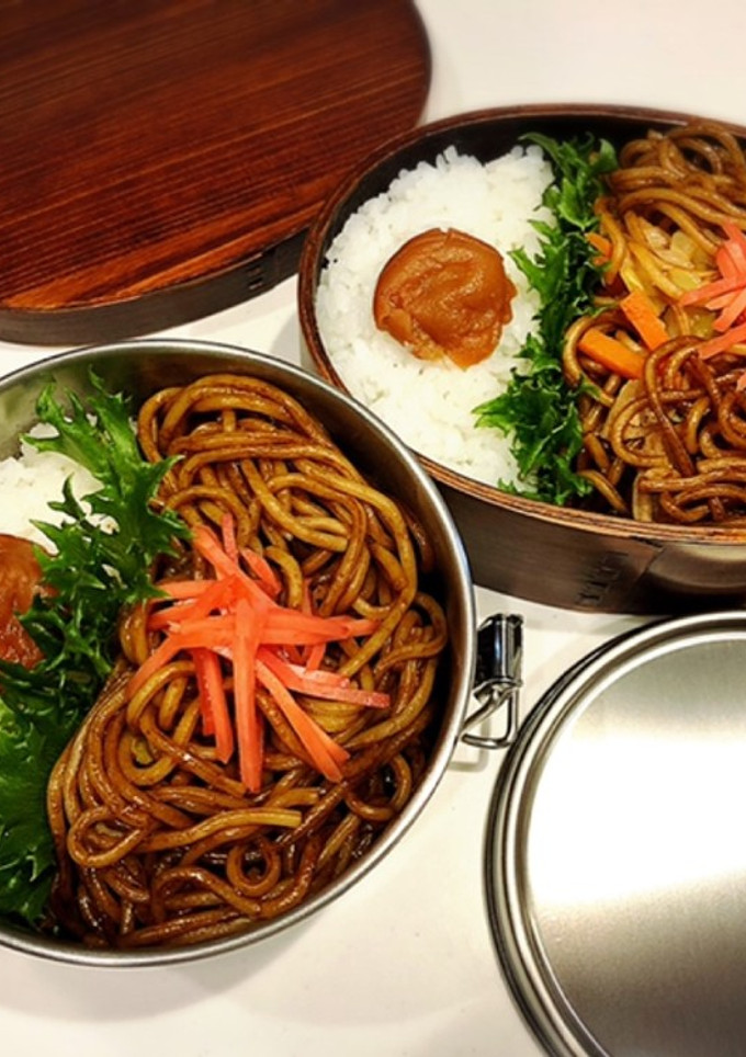 今日は置き弁当(ごはんに焼きそば)-レシピのメイン写真