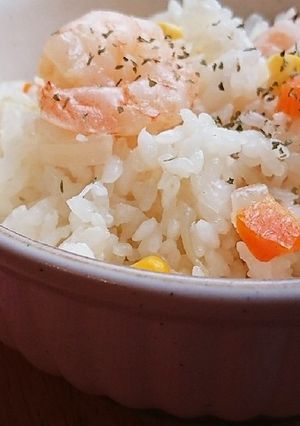簡単手間なし！炊飯器でエビピラフ-レシピのメイン写真