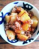 給食人気レシピ☆揚げじゃが芋のそぼろ煮♪