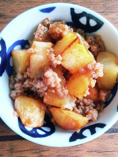 給食人気レシピ☆揚げじゃが芋のそぼろ煮♪-レシピのメイン写真