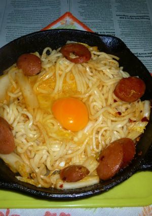 白菜＆フランクフルトの月見焼きうどん-レシピのメイン写真