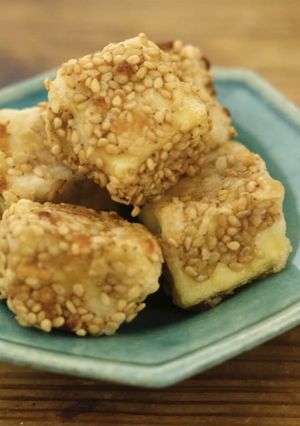 胡麻が香ばしいキューブ型ベイクド豆腐-レシピのメイン写真