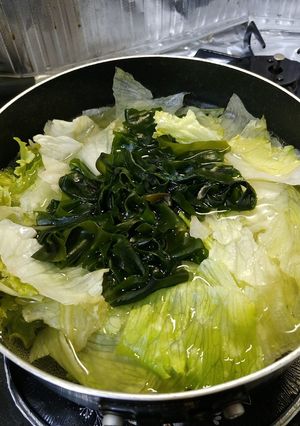 レタスとワカメのお味噌汁-レシピのメイン写真