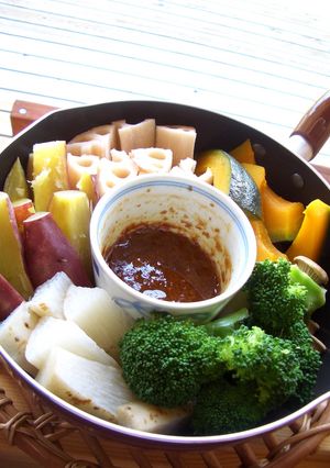 たっぷり蒸し野菜♪ホットみそドレ添え-レシピのメイン写真