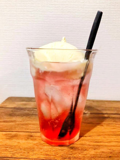手作り苺シロップ使用☆苺のクリームソーダ-レシピのメイン写真