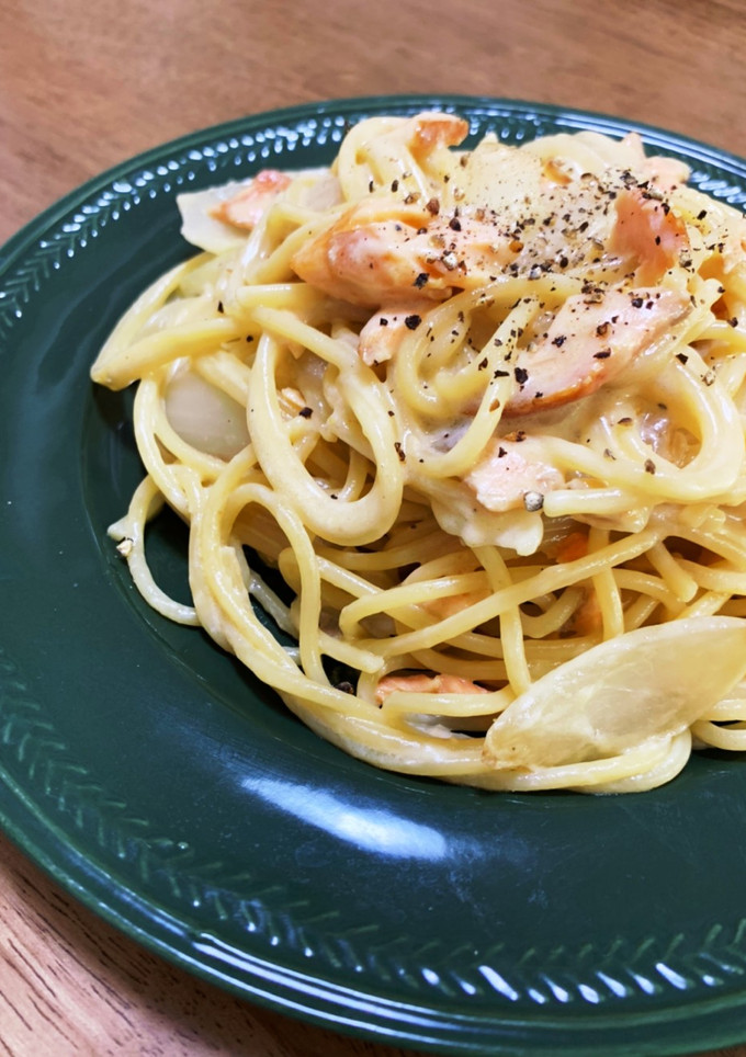 残りの焼き鮭と牛乳で簡単クリームパスタ-レシピのメイン写真