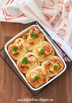 ハムとチーズパン-レシピのメイン写真