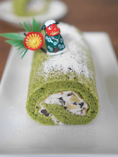 栗入り粒餡と抹茶の米粉ロールケーキ-レシピのメイン写真