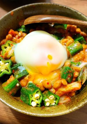 美容に♪オクラと納豆とキムチ和え♪卵のせ-レシピのメイン写真