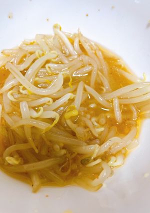 レンジで！濃厚豚骨魚介ラーメン系もやし-レシピのメイン写真
