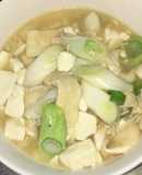 油揚げと豆腐とネギの海鮮生姜スープ