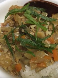 簡単 きのこと玉ねぎ炒めてシーチキン丼-レシピのメイン写真