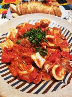 ヤリイカとアサリのトマト煮込み-レシピのメイン写真