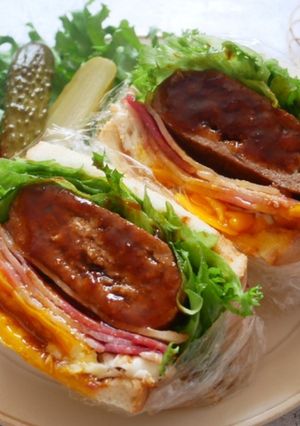 ベーコンとハンバーグのわんぱくサンド-レシピのメイン写真