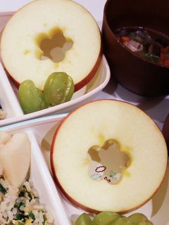 りんごの飾り切り?-レシピのメイン写真