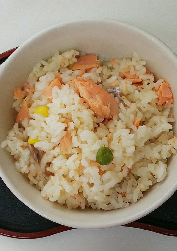 炊飯器で塩鮭炊き込みピラフ-レシピのメイン写真