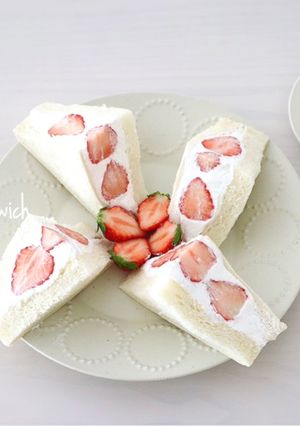 ポイントあり♡簡単♡カフェ風いちごサンド-レシピのメイン写真