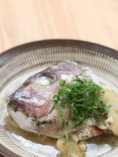 大葉塩ダレだけで作るタイのあら煮-レシピのメイン写真