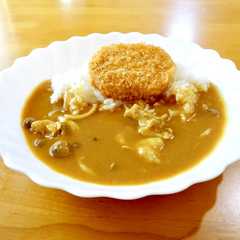 รูปของ カレー粉でつくる昭和のカレーライス