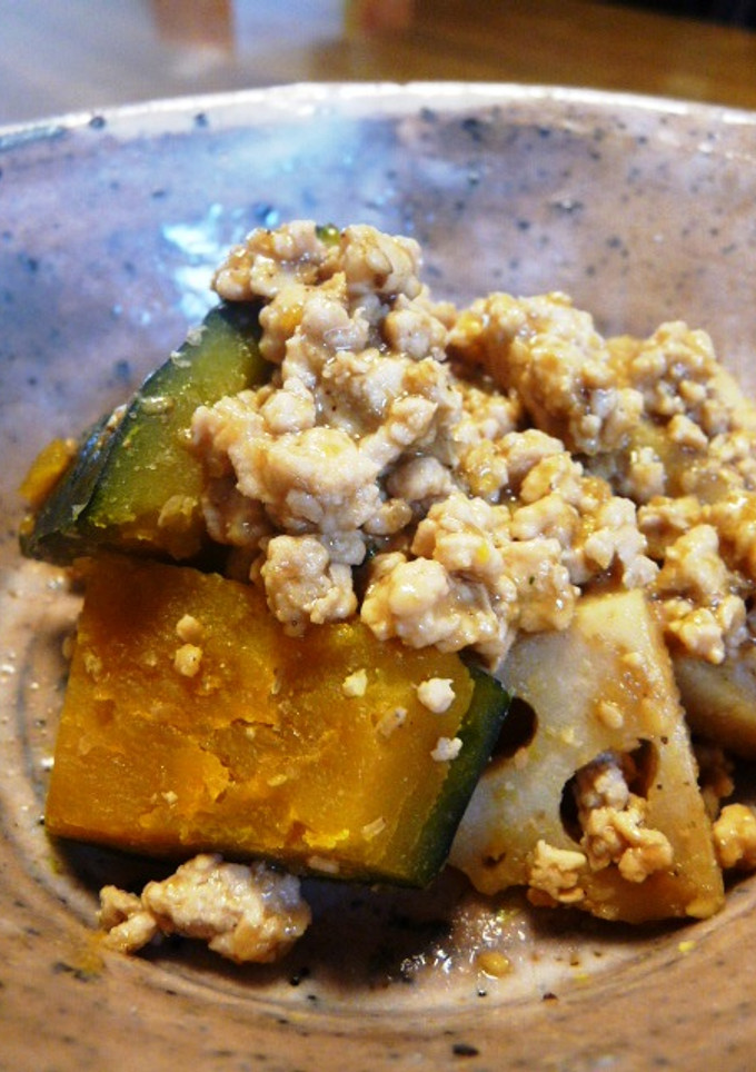 南瓜と蓮根のそぼろ煮～酢と胡麻で-レシピのメイン写真