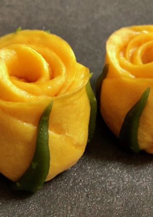 まるで薔薇♡赤パプリカマントウ-レシピのメイン写真